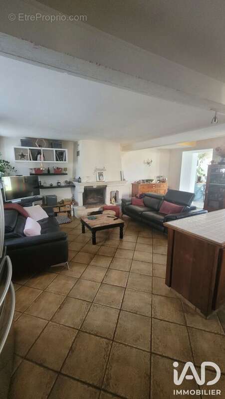 Maison 138 m² à Etrepilly  - photo 6