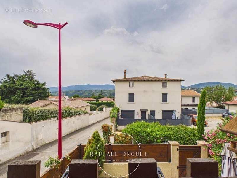SAINT-CLAIR-DU-RHÔNE – Grande maison familiale de caractère avec 165 m² habitables - photo 2