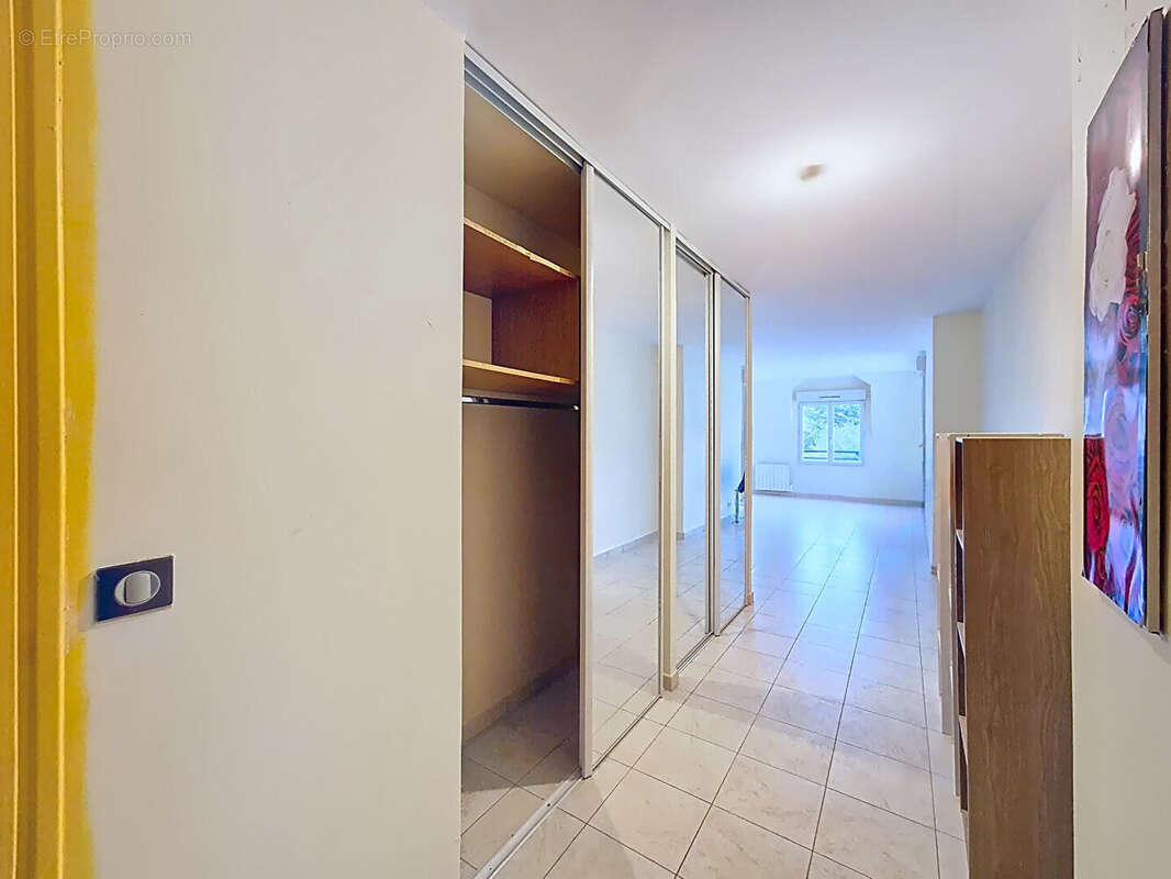 Appartement à L&#039;HAY-LES-ROSES