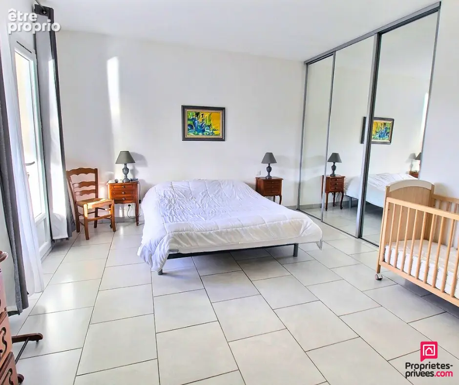 Villa plain pied avec piscine et double garage dans un quartier calme ! - photo 11