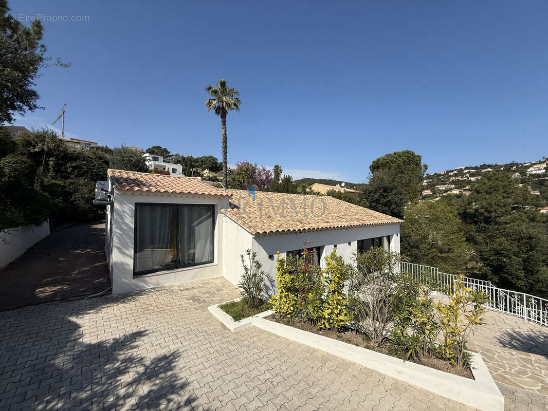 Maison à LES ISSAMBRES