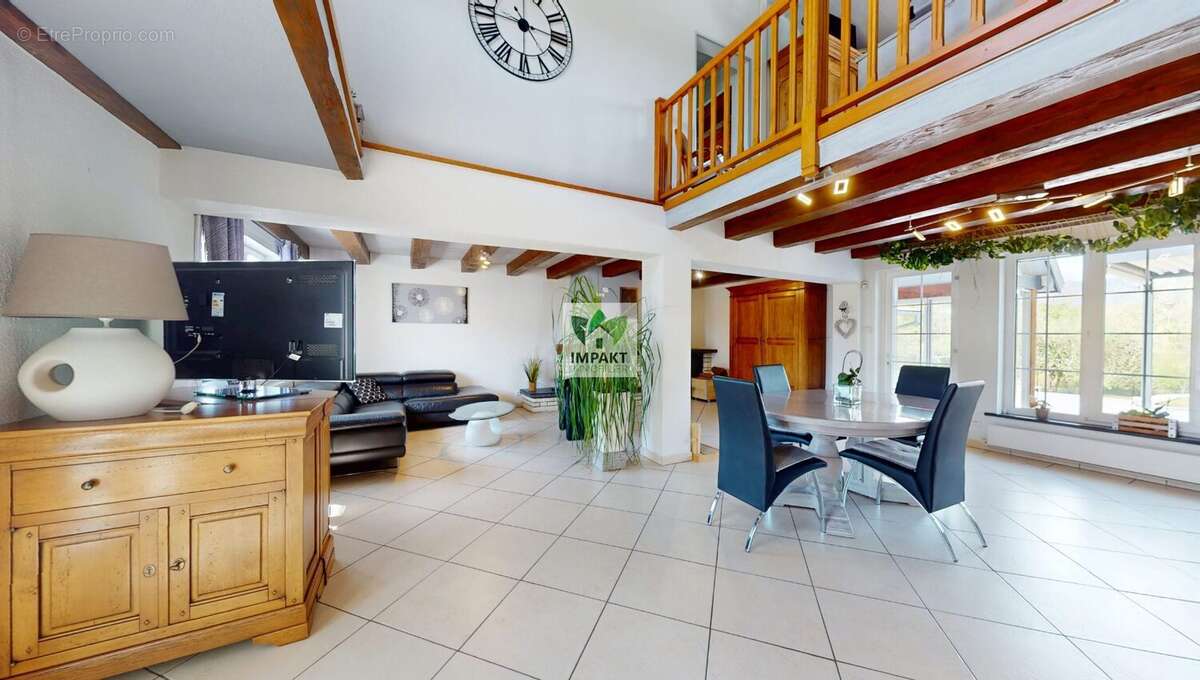 Maison à LACHAPELLE-SOUS-CHAUX