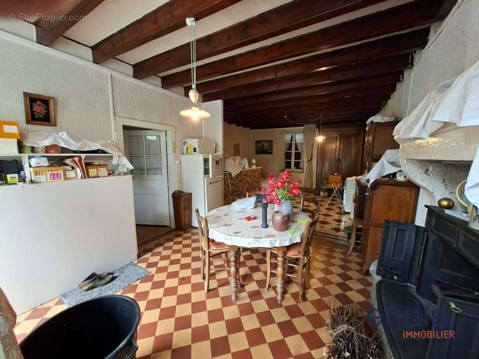 Maison à COLOMBIER