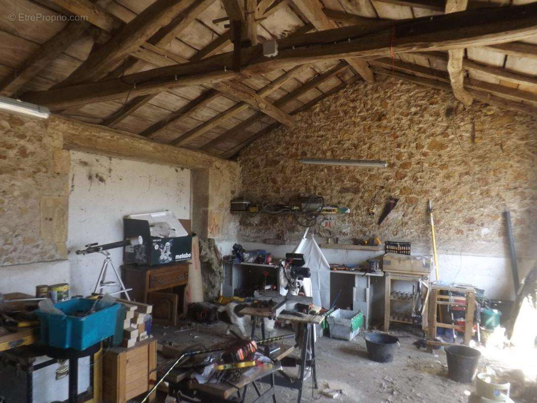 Maison à AVAILLES-LIMOUZINE