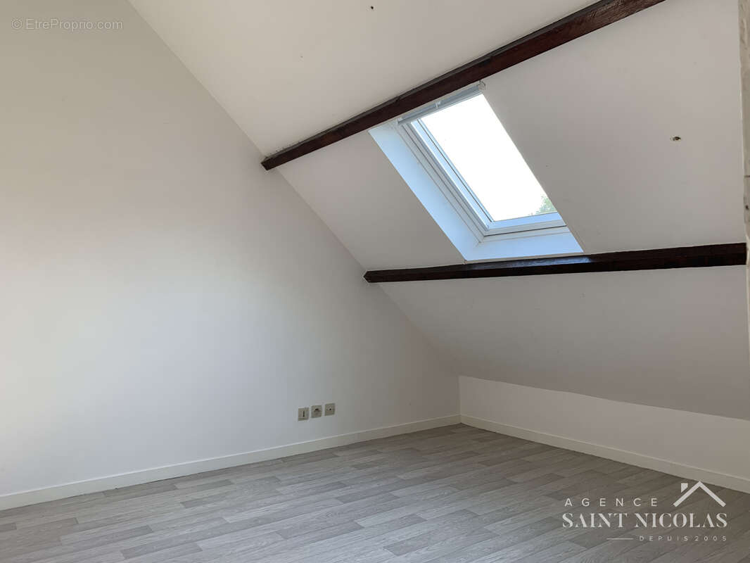 Meulan centre, appartement duplex T3 balcon 2 chambres dans copropriété de standing - photo 9