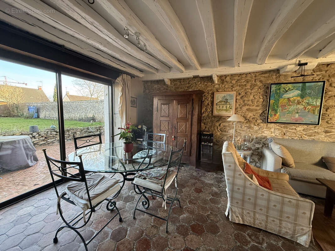 Maison à VERT-SAINT-DENIS