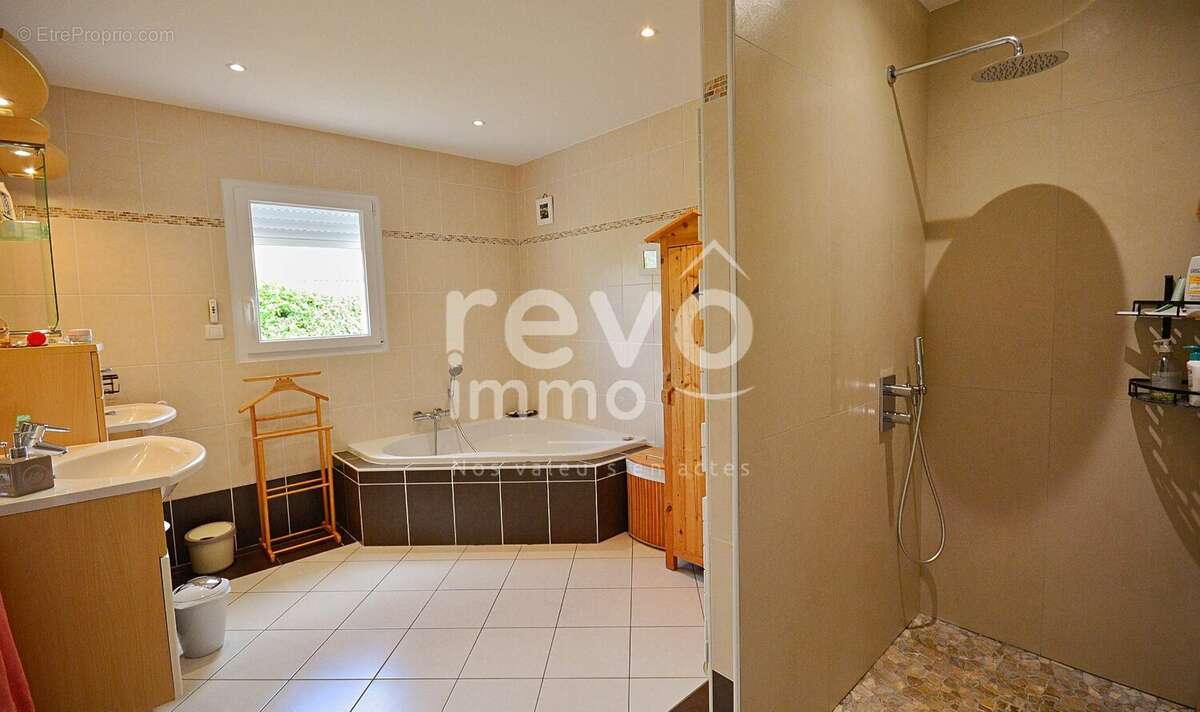 Maison de plain-pied 135 m²  Prestations de qualité - photo 8