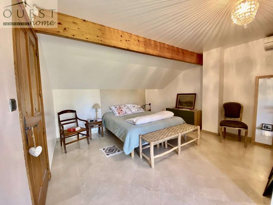 Maison à CHARBONNIERES-LES-BAINS