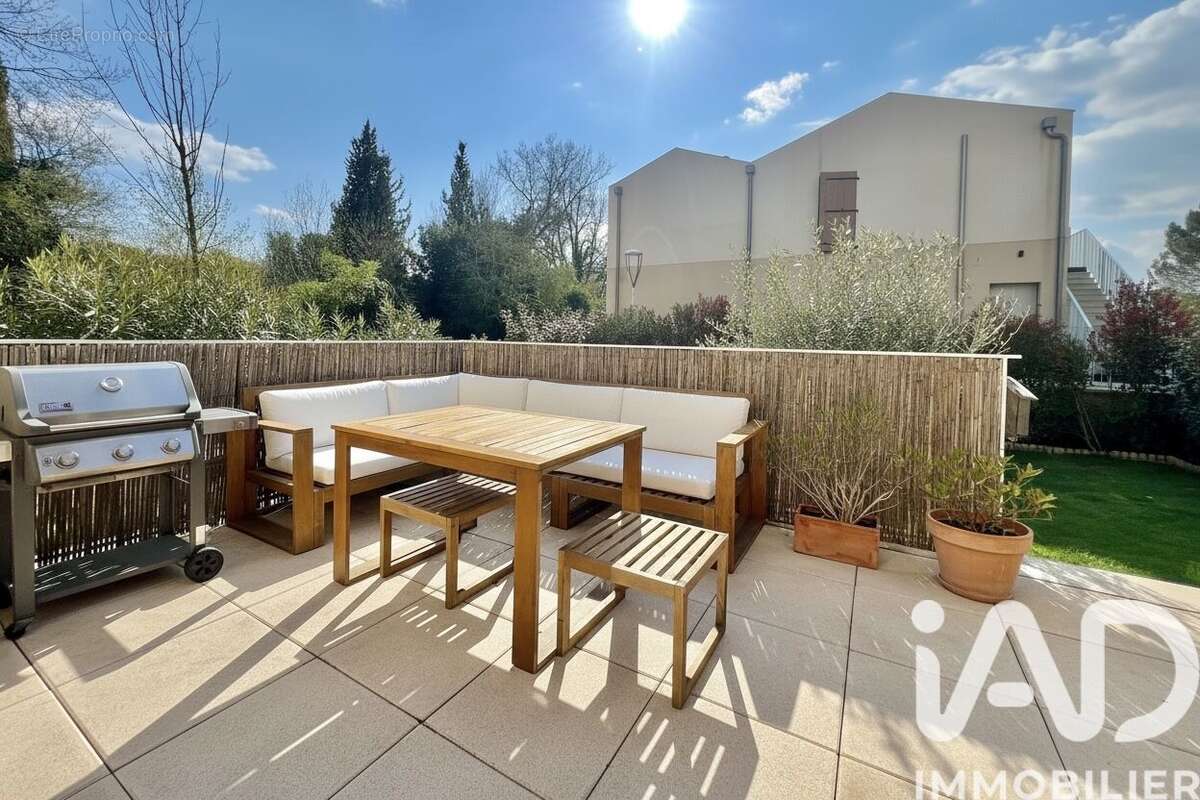 Photo 4 - Appartement à CHATEAUNEUF-LE-ROUGE
