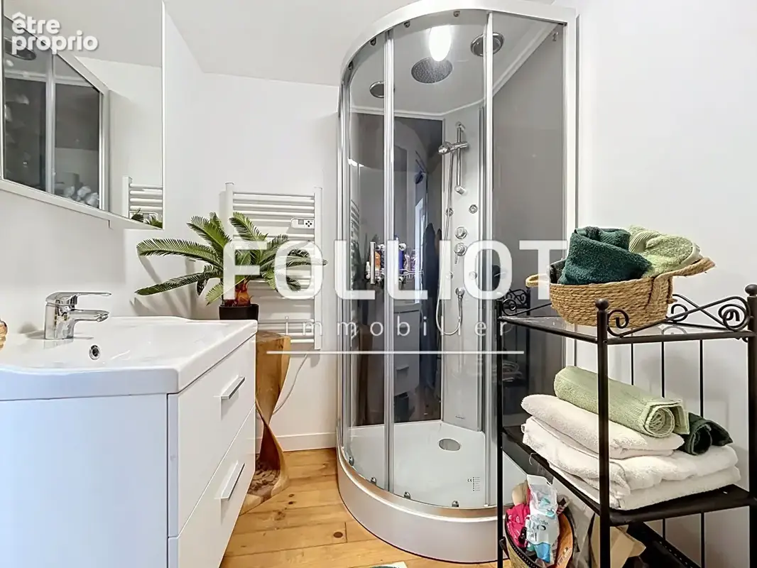A VENDRE, Maison Saint Laurent De Cuves - photo 7