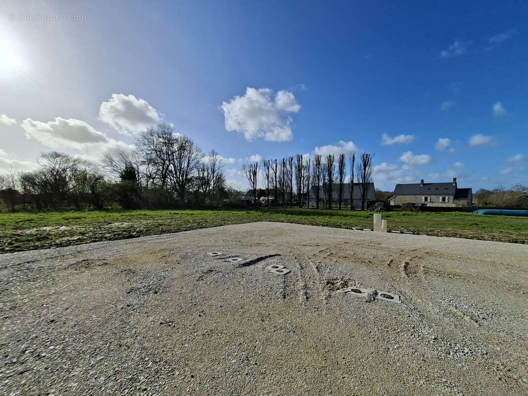 Terrain à FONTENAY-SUR-MER