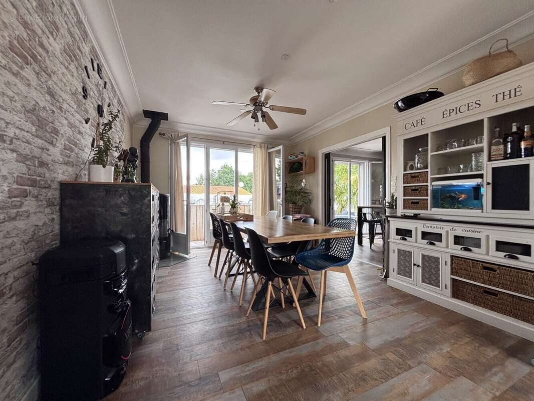 Maison 155 m² à Mouilleron-Le-Captif  - photo 2