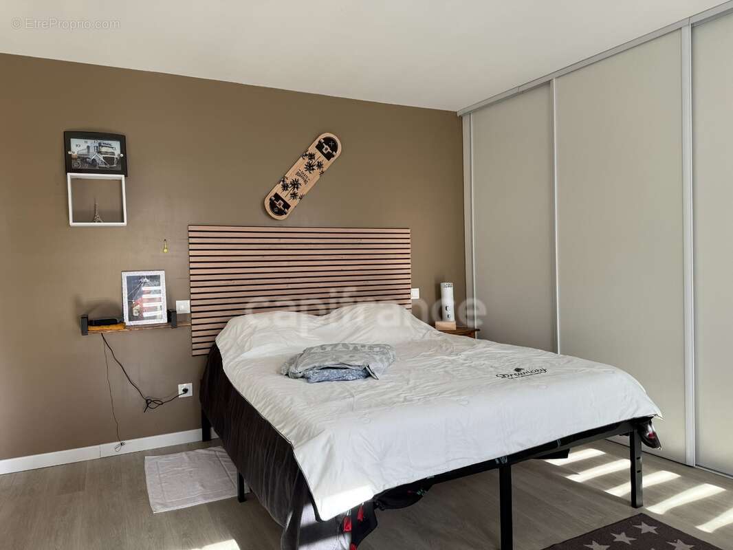 Propriété d'exception – 2 logements, piscine, hangars, idéal activité professionnelle - photo 7