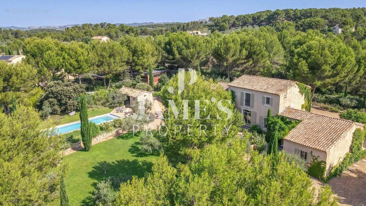 Maison 250 m² à Maussane-Les-Alpilles  - photo 2