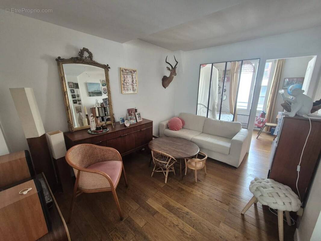 Appartement à PARIS-18E