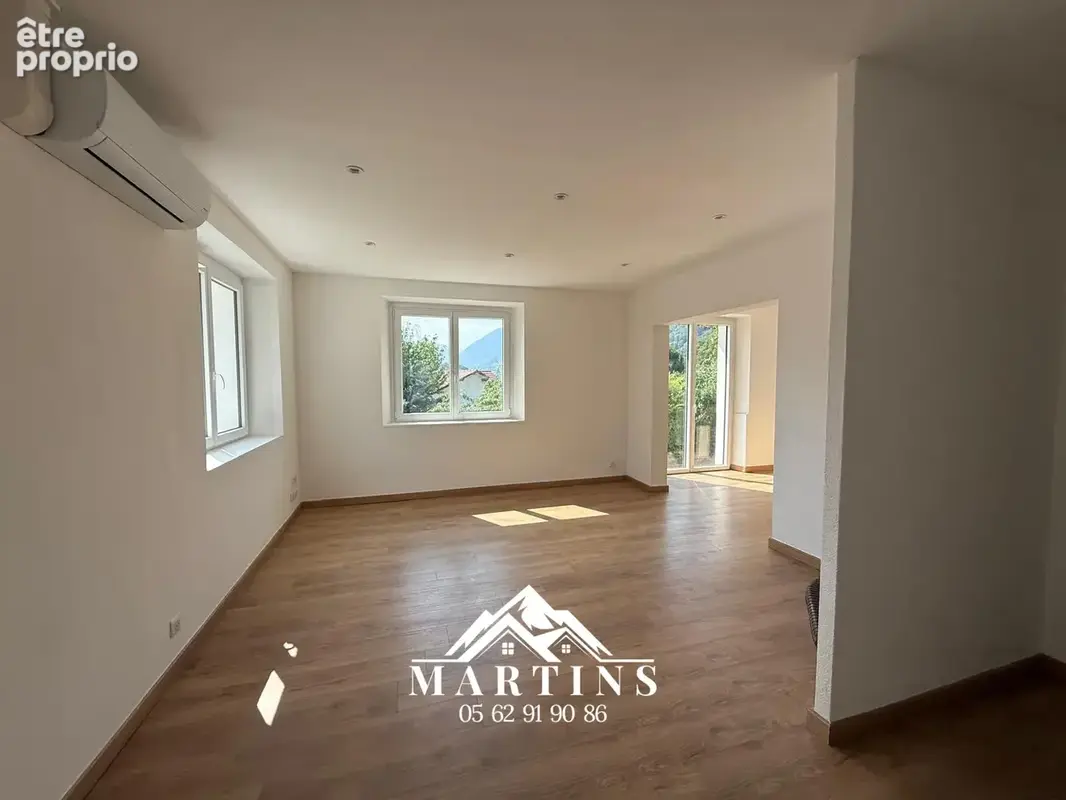 EXCLUSIVITE / ARGELES-GAZOST - Appartement rénové de type 3 avec vue dégagée et jardin privatif de 200m2. - photo 5
