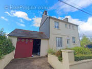 Maison à CHATEAUNEUF-DU-FAOU