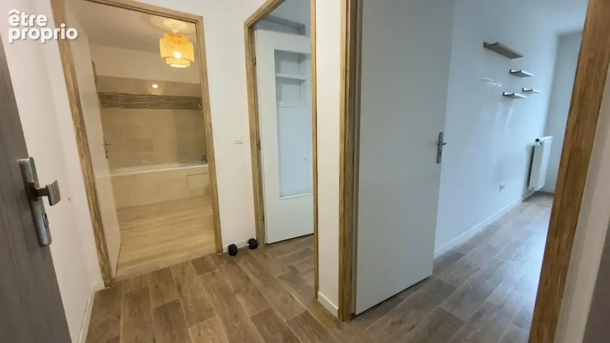 Immeuble de standing F2 avec extérieur et parking - photo 6