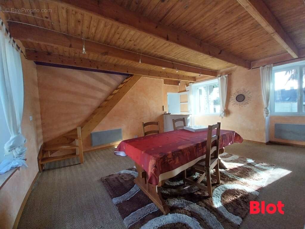 Maison à MINIAC-MORVAN