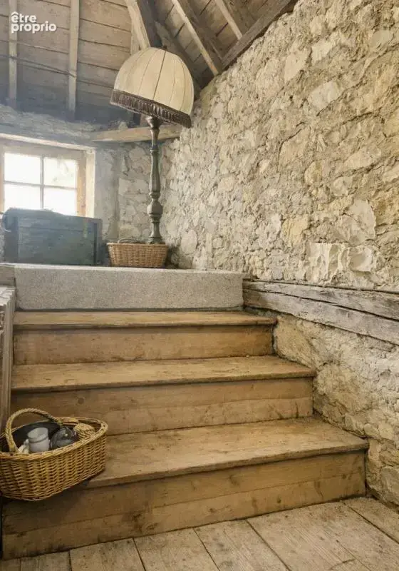 Dégagnac (46340): Maison en pierre du 19e siècle, 4 pièces, 2 chambres, garage, terrain 637?m² - photo 13