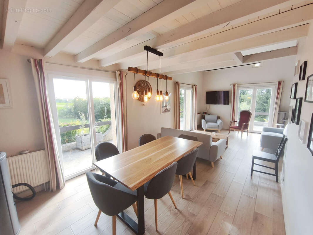 Maison T5 de 151 m2 rénovée en 2020 sur un terrain 8400 m2 - photo 7