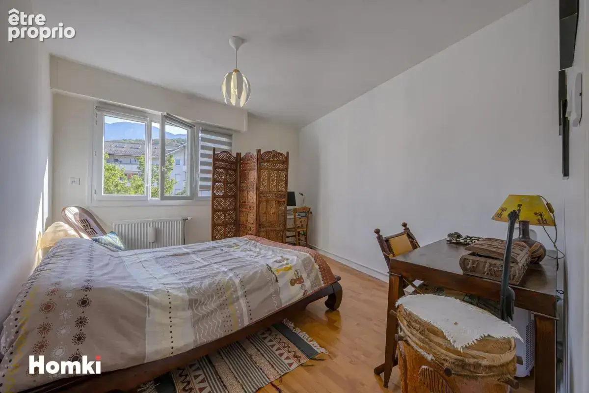 Aix-les-Bains – Appartement de 103 m² rénové avec soin, ascenseur et stationnement - photo 14