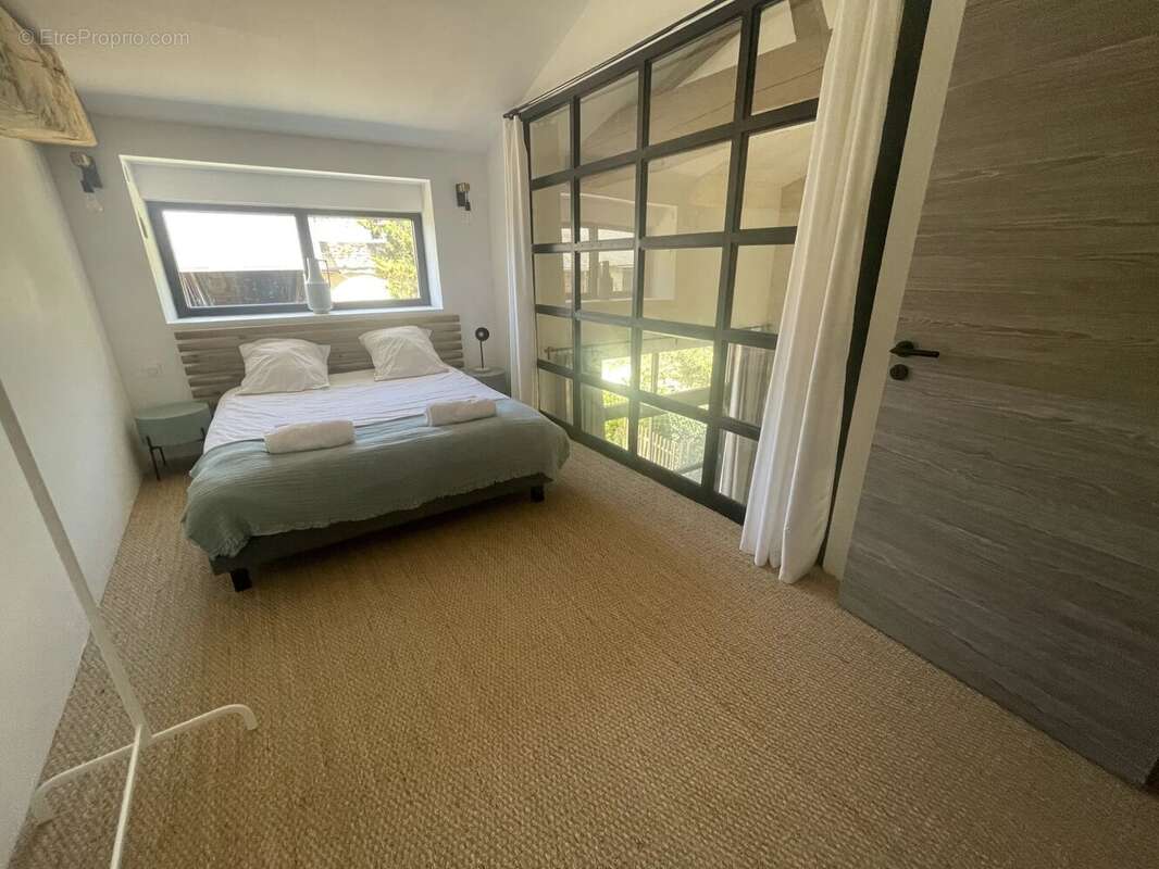 À découvrir – Maison en pierre rénovée à Ranton - photo 6