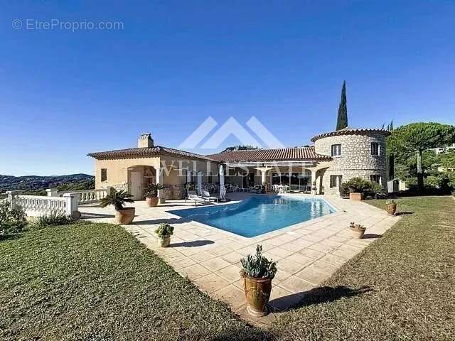 Maison à LES ADRETS-DE-L&#039;ESTEREL