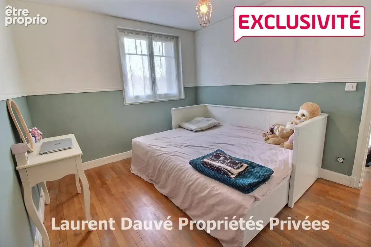 45750 ST PRYVE ST MESMIN - Maison 4 chambres et bureau sur s/sol total - Garage - photo 7