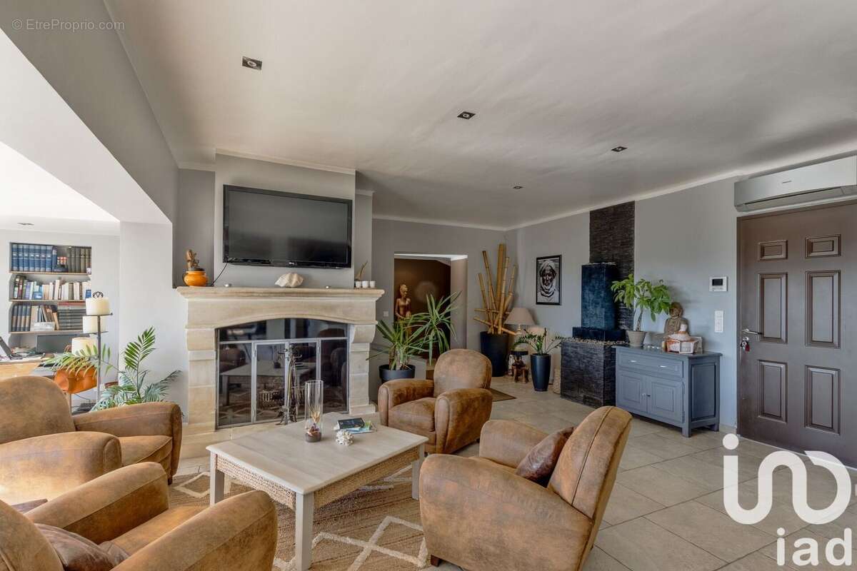 Photo 5 - Maison à ROQUEBRUNE-SUR-ARGENS