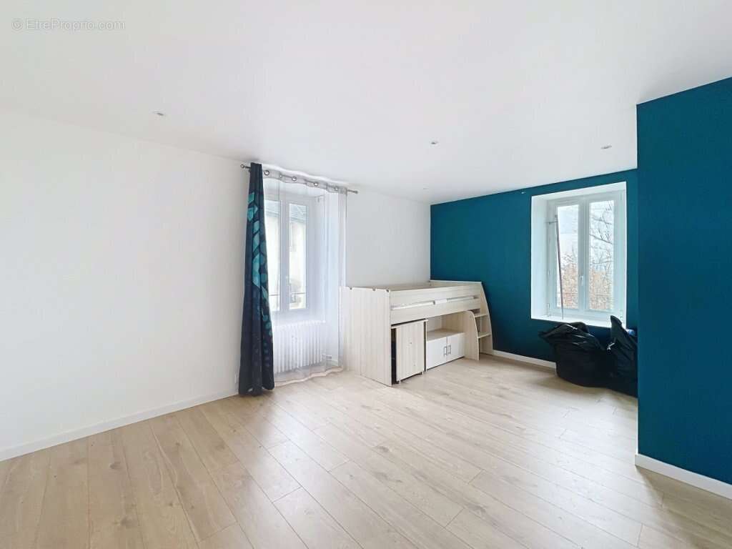 Maison à ETANG-SUR-ARROUX