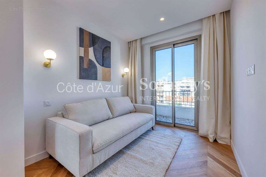 Appartement front de mer avec vue panoramique à Juan-les-Pins face aux plages - photo 9
