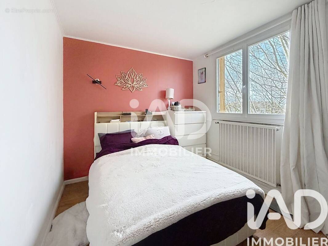 Photo 1 - Appartement à NEAUPHLE-LE-CHATEAU