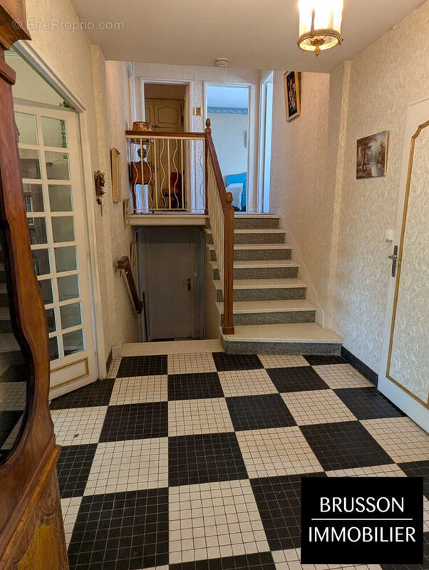 Maison 120 m² à Castres  - photo 4