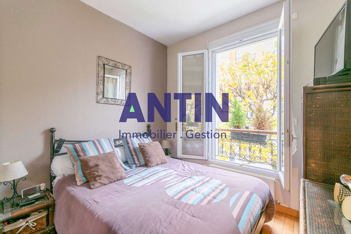 Appartement à LA GARENNE-COLOMBES