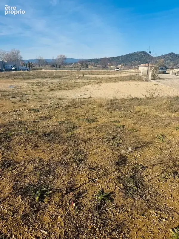 Terrain à PEYROLLES-EN-PROVENCE