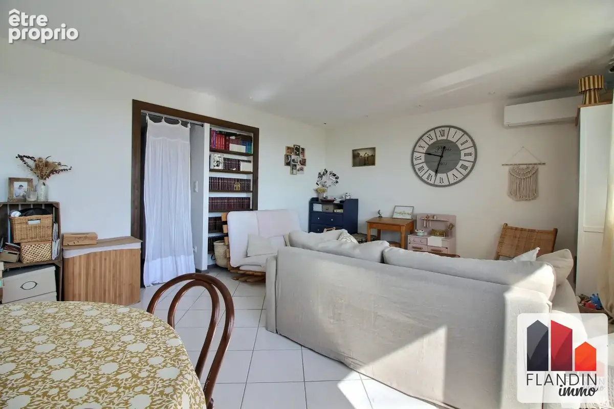 Appartement 3 pièces 71 m² à vendre à Saint-Genis-Laval (69230) - photo 4