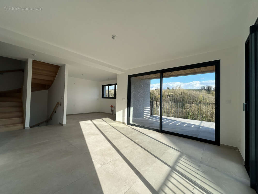 Maison à CREMPIGNY-BONNEGUETE