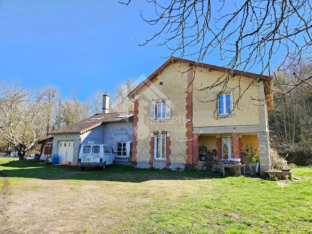 Maison à CHAVROCHES