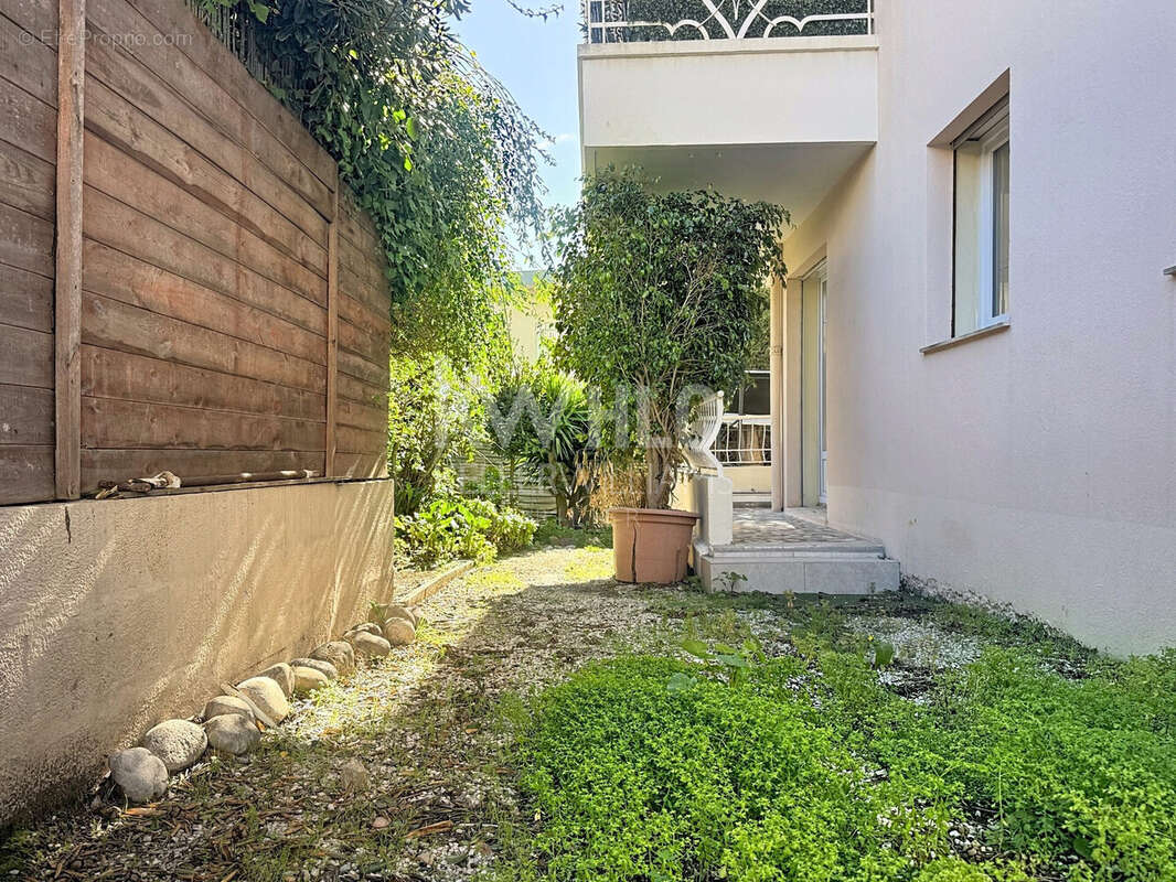 Appartement 55 m² à Antibes  - photo 8