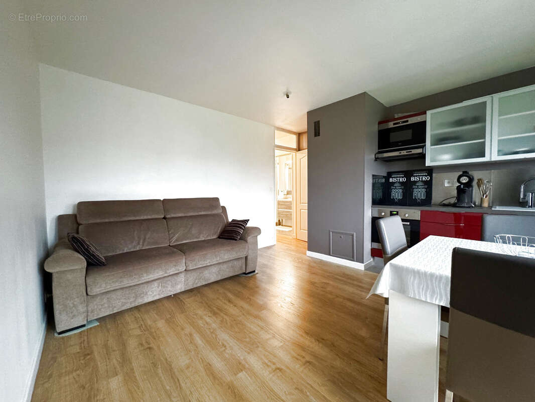 Appartement à SURVILLIERS