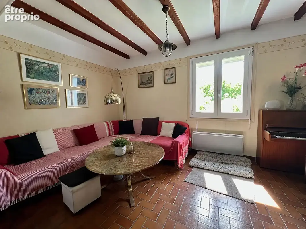 À Monclar, découvrez cette belle maison de maître en pierre de179 m²  datant des années 1820, sur un terrain d'environ 900 m², a - photo 4