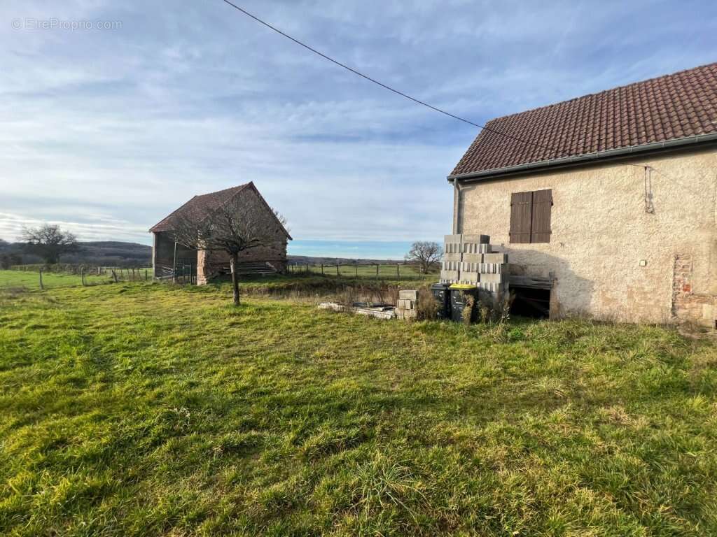 Maison à SAINT-PIERRE-DE-VARENNES