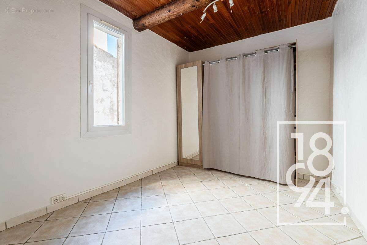 Appartement à CEYRESTE