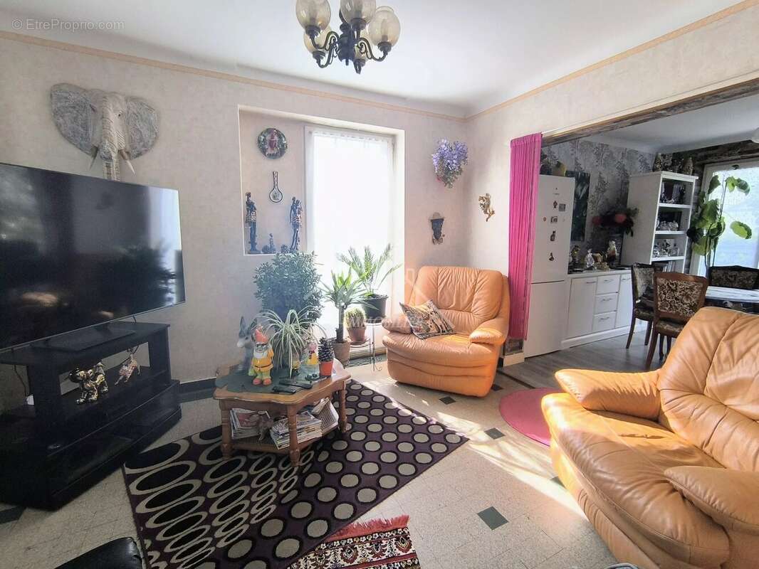 Maison à SAINT-ELOY-LES-MINES