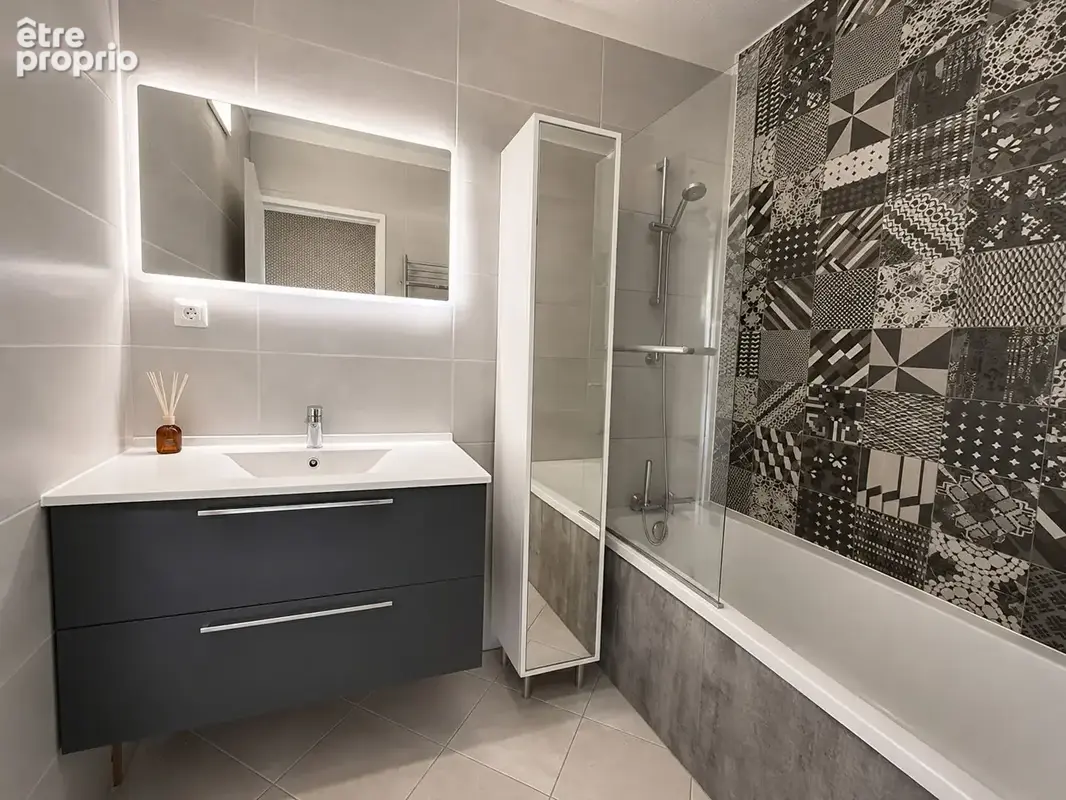 ** (83500) La Seyne SUD ** APPARTEMENT 3 Pièces ** Dernier Etage ** Grande Terrasses ** VUE Dégagée MER **3 pièce(s) 67 m2 - photo 11