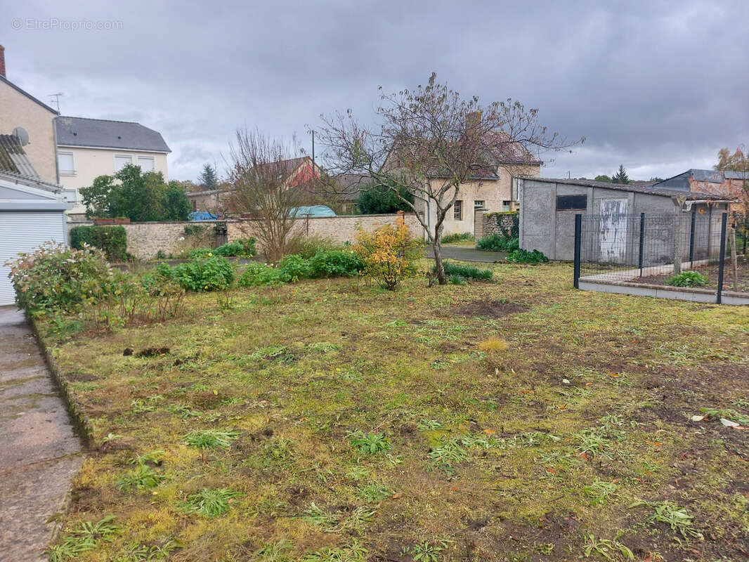 Maison à BAZOUGES-SUR-LE-LOIR