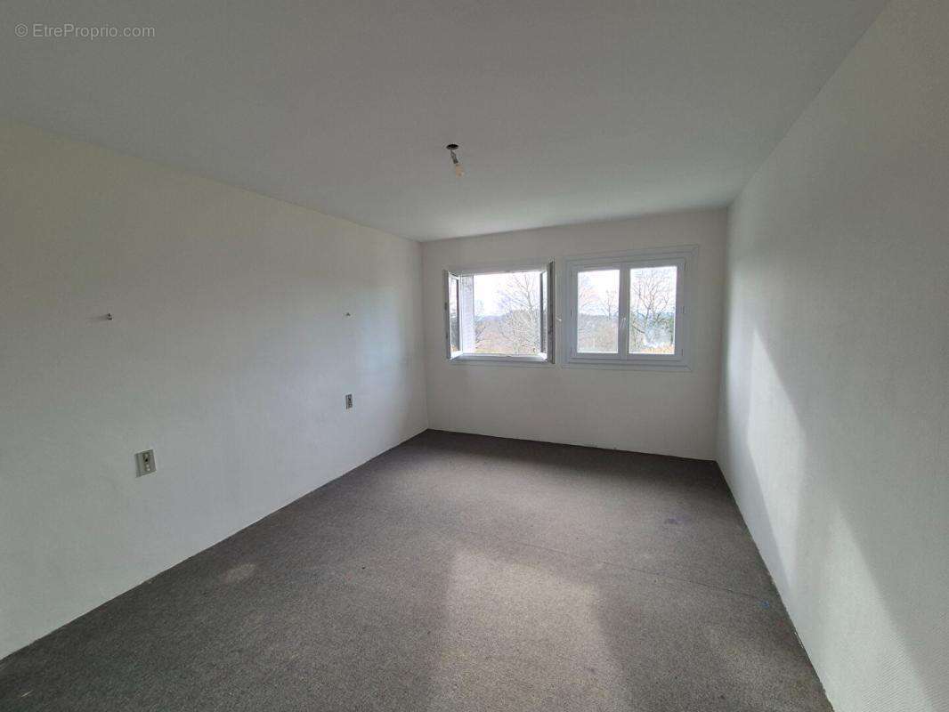 Maison Montaignac Sur Doustre 7 pièce(s) 204 m2 - photo 12