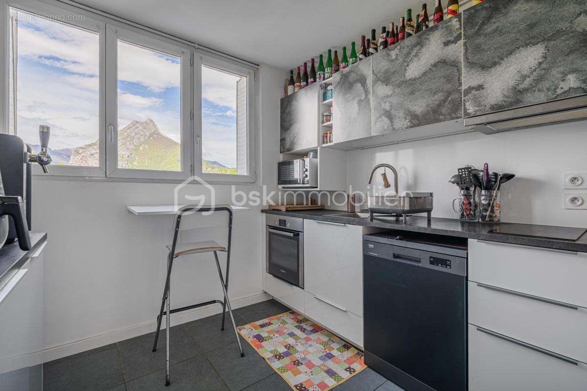 Appartement à FONTAINE