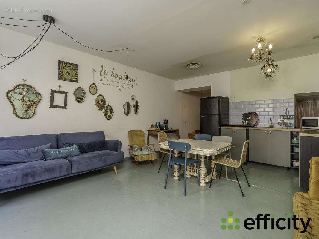 Commerce à MARSEILLE-1E